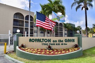 Royalton On The Green Apartments in Hialeah, FL - Building Photo