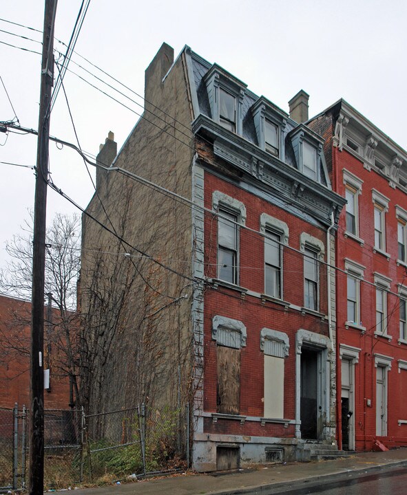 1711 Lang St in Cincinnati, OH - Foto de edificio