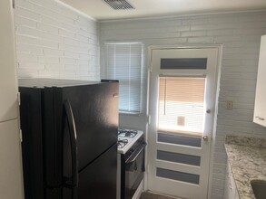 332 Jefferson St NE-Unit -Apt G in Albuquerque, NM - Foto de edificio - Building Photo