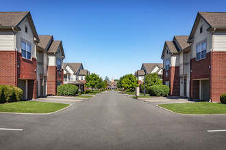 Sanctuary at Fishers in Fishers, IN - Foto de edificio - Building Photo