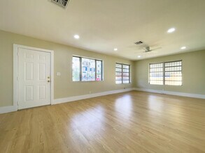 2287 NW 63rd St in Miami, FL - Building Photo - Building Photo