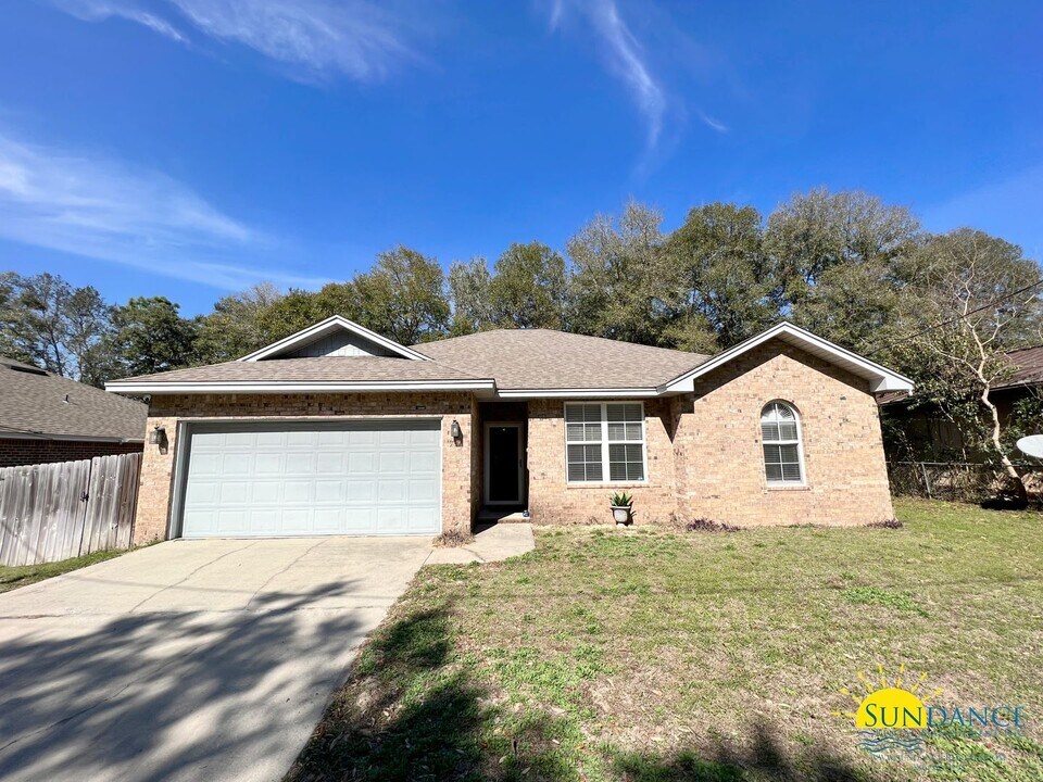 907 47th St in Niceville, FL - Building Photo