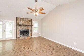 353 Knollwood Ln in Woodstock, GA - Foto de edificio - Building Photo