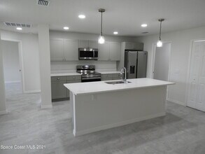 1611 Saipan St SE in Palm Bay, FL - Building Photo - Building Photo