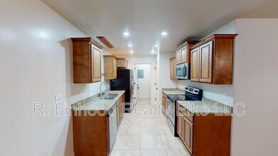 279 Country Club Pkwy in Spring Creek, NV - Building Photo - Building Photo