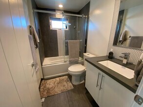 6117 Fountain Ave in Los Angeles, CA - Building Photo - Building Photo