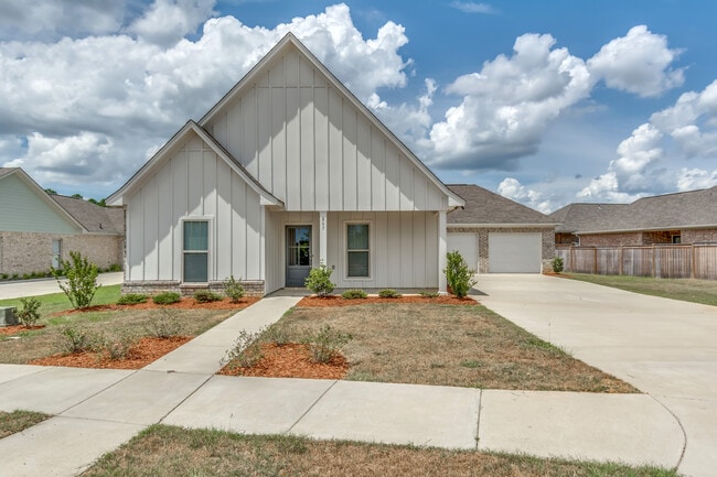 property at 867 Long Leaf Cir