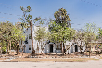 701 E Woodlawn Ave in San Antonio, TX - Building Photo - Building Photo