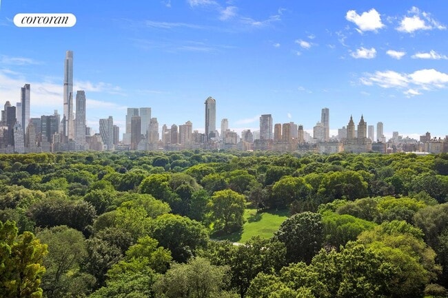 988 5th Ave in New York, NY - Building Photo - Building Photo