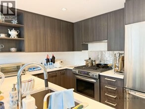 8288 Granville Ave in Richmond, BC - Building Photo - Building Photo