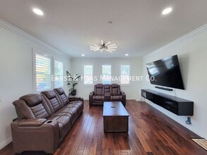 12464 Boxwood Terrace in Santa Fe Springs, CA - Building Photo - Building Photo