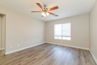 8423 Belmont Valley St in Las Vegas, NV - Building Photo - Building Photo