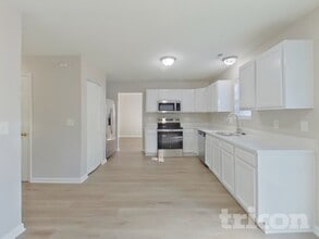 925 Schofield Ln in Columbia, SC - Foto de edificio - Building Photo