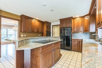 1720 Honeysuckle Ln in Pottstown, PA - Building Photo - Building Photo