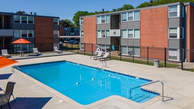 The Landing in Kalamazoo, MI - Building Photo - Building Photo