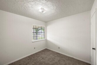6911 Prairie Village Dr in Katy, TX - Building Photo - Building Photo