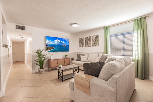 716-720-720 SW 14th Ct in Fort Lauderdale, FL - Building Photo - Building Photo