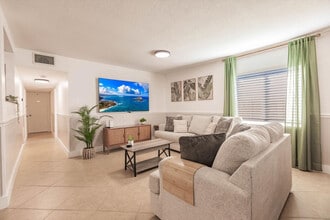 716-720-720 SW 14th Ct in Fort Lauderdale, FL - Building Photo - Building Photo