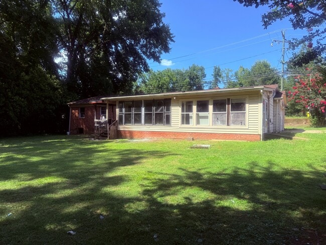 5826 The Plaza in Charlotte, NC - Building Photo - Building Photo
