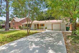 6023 Pineshade Ln in Houston, TX - Building Photo - Building Photo