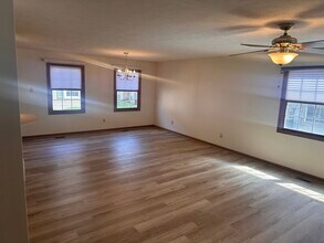 434 S Peace Rd in Sycamore, IL - Building Photo - Building Photo