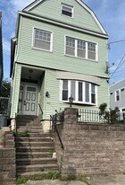 232 Danforth Ave in Jersey City, NJ - Building Photo