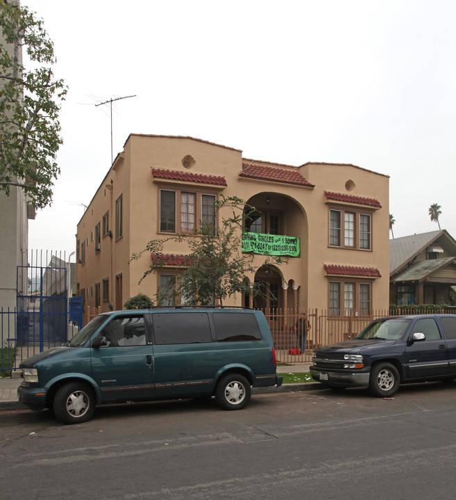 218 N Avenue 55 in Los Angeles, CA - Foto de edificio