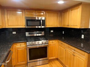 5414 Palm Dr in La Cañada Flintridge, CA - Building Photo - Building Photo