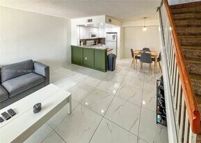 650 NW 86th Pl, Unit 3209 in Doral, FL - Building Photo