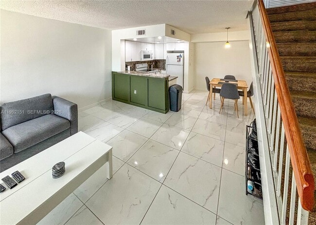 650 NW 86th Pl, Unit 3209