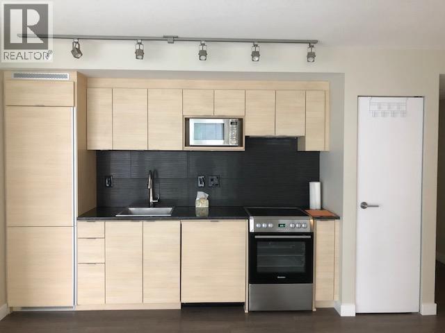 489 Interurban Wy in Vancouver, BC - Building Photo