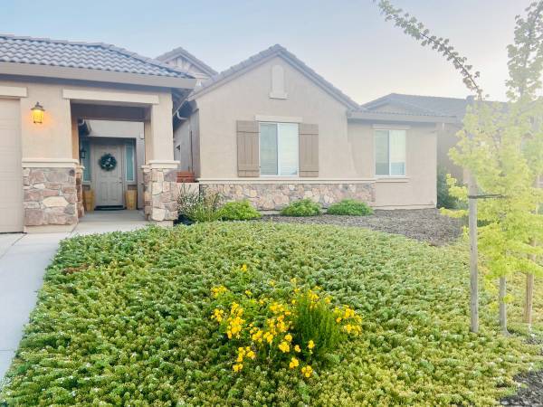 760 Aparicio Way, Unit 2 in Galt, CA - Foto de edificio