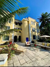 4812 Pine Tree Dr in Miami Beach, FL - Foto de edificio - Building Photo