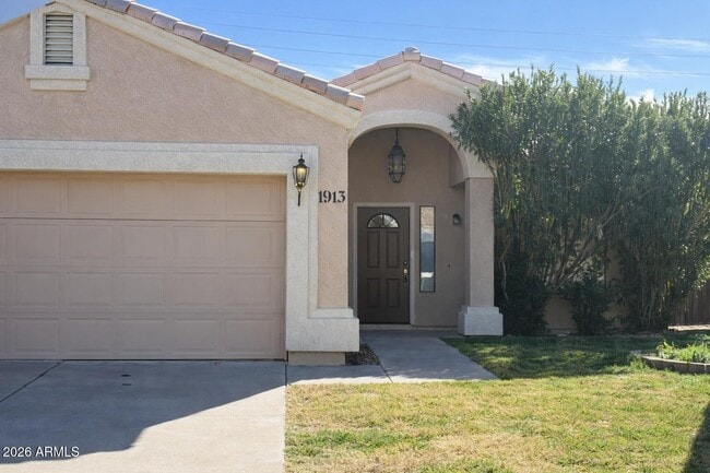 property at 1913 E Marquette Dr