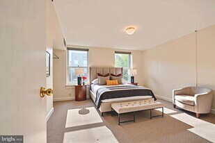 229 S Ann St in Baltimore, MD - Building Photo