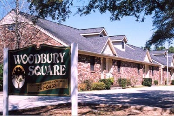 Woodbury Square in Hattiesburg, MS - Building Photo