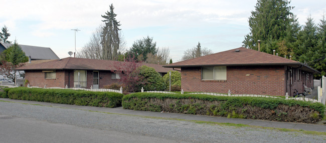 905 8th Ave NW in Puyallup, WA - Building Photo - Building Photo