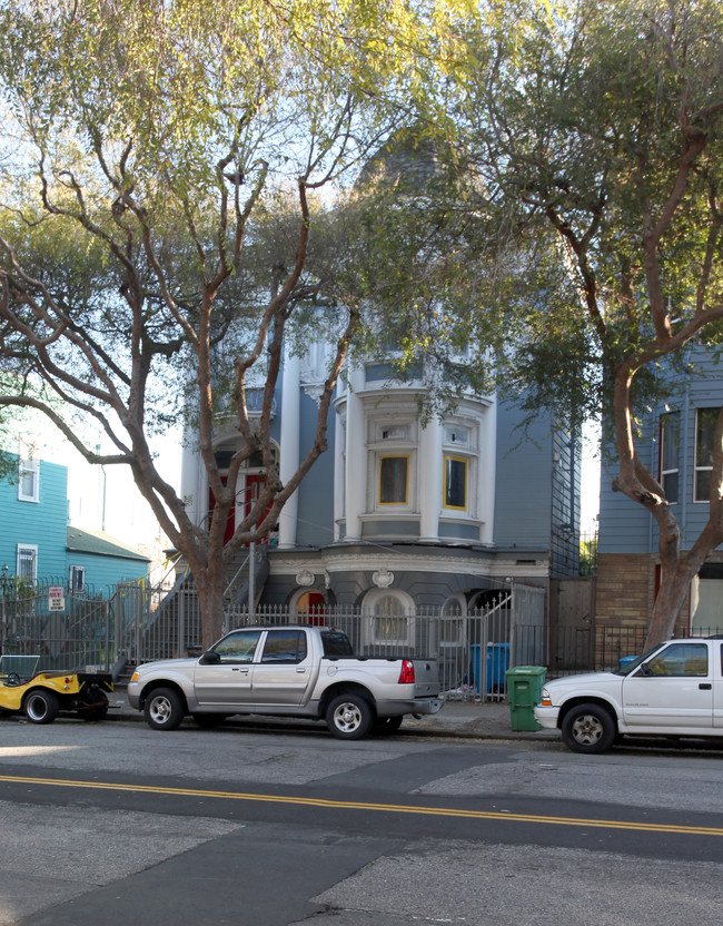 2731 Folsom St in San Francisco, CA - Building Photo - Building Photo