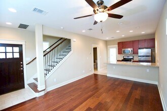 1800 Richcreek Rd in Austin, TX - Building Photo - Building Photo