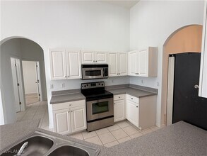 1280 12th Ave NE in Naples, FL - Building Photo - Building Photo