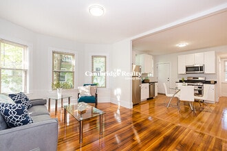 10 Stone Pl, Unit 2 in Somerville, MA - Building Photo - Building Photo