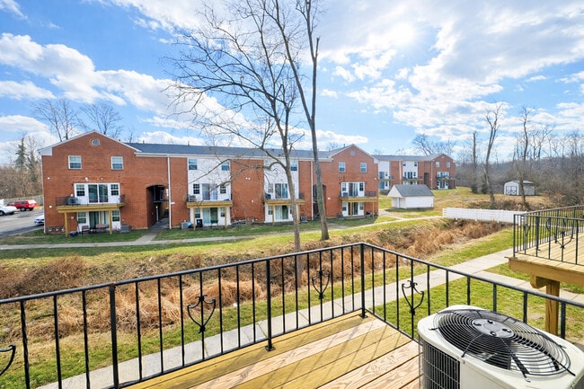 Arbors North in Dayton, OH - Foto de edificio - Building Photo