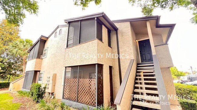 property at 3043 Antique Oaks Cir