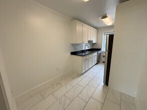 105 Longwood Ave, Unit 72-6 in Brookline, MA - Building Photo - Building Photo