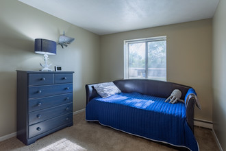 Columbus Park Apartments in Bedford Heights, OH - Building Photo - Interior Photo