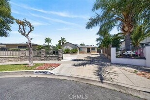 14827 Dearborn St in Los Angeles, CA - Building Photo