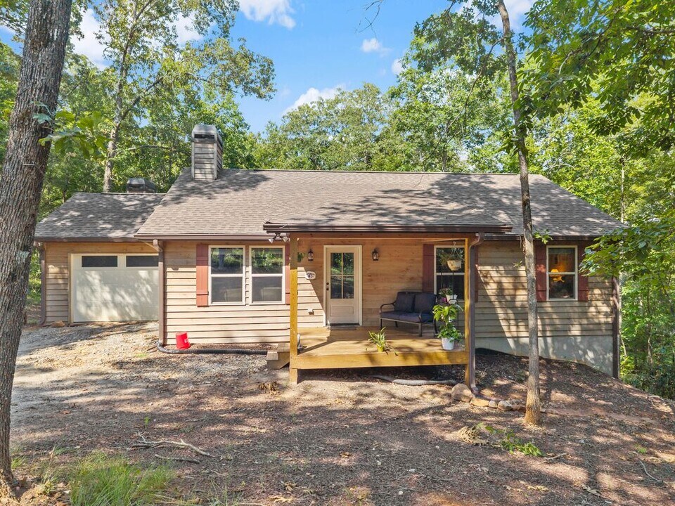 309 Fowler Creek Dr in Cleveland, GA - Building Photo