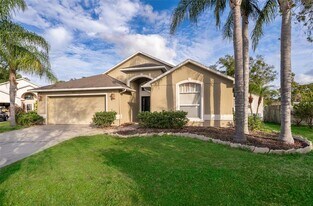 900 American Rose Pkwy in Orlando, FL - Building Photo