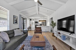 1205 Arthur Stiles Rd in Austin, TX - Building Photo