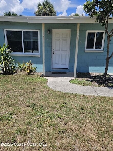 6417 Ridgewood Ave in Cocoa Beach, FL - Building Photo - Building Photo